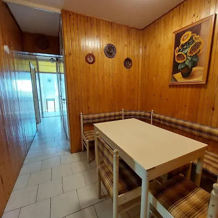 Panorama Apartment *